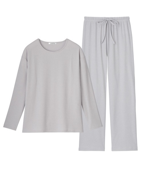 aimerfeel（エメフィール）の「【温活】着るだけ快眠 長袖 上下セット セットアップ（ルームウェア/パジャマ・レディース・チャコールグレー/ピンク/ブラック/ネイビー/ピンクベージュ/オフホワイト/シルバーグレー・LARGE/MEDIUM）」の18枚目の写真