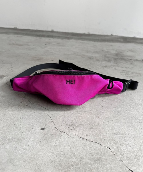 MEI（メイ）の「ST:MEI MINI BODY BAG メイ　ミニボディバッグ（ボディバッグ/ウエストポーチ・レディース・ブラック/オリーブ/ベージュ/ピンク・FREE）」の12枚目の写真