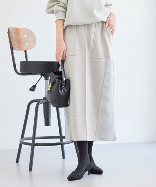 Chez toi（シェトワ）の「スエード×リブナロースカート（スカート・レディース・ブラック/グレイッシュベージュ/モカ/オレンジ・FREE）」の20枚目の写真