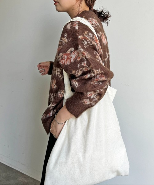 CPCM（シーピーシーエム）の「ぼかし花柄シャギーニット（ニット/セーター・レディース・アイボリー/グリーン/ブラウン/ネイビー・FREE）」の7枚目の写真