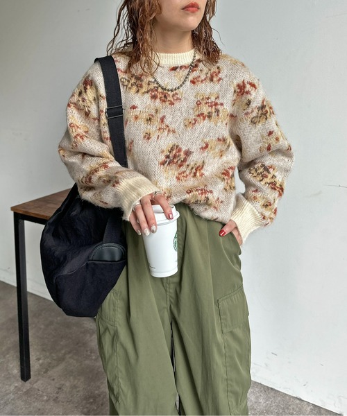 CPCM（シーピーシーエム）の「ぼかし花柄シャギーニット（ニット/セーター・レディース・アイボリー/グリーン/ブラウン/ネイビー・FREE）」の5枚目の写真