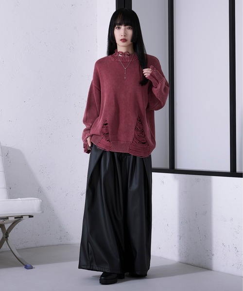 Ellno Loset(エルノロゼット)の「ダメージストーンウォッシュニット/フィンガーホール付き(ニット/セーター・メンズ・ブラック/ライトカーキ/レッド/ブルー系その他・SMALL/MEDIUM/LARGE)」の11枚目の写真