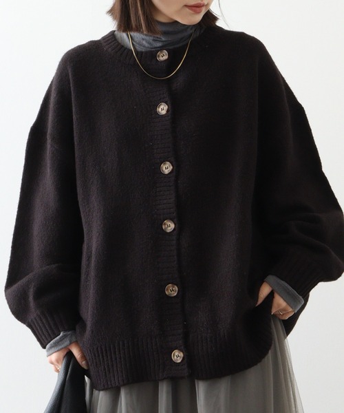 atONE（アットワン）の「atONE クルーネックふわふわニットカーディガン（カーディガン/ボレロ・レディース・アイボリー/ブラウン/ライトグレー/ブラック・M～Ｌ/LL～3L/4L～5L）」の11枚目の写真
