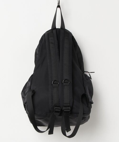 Beau're(ヴュレ)の「【BEAURE】軽量ナイロンリュック B-24057(バックパック/リュック・レディース・ブラック/アイボリー・FREE)」の8枚目の写真