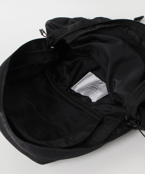 Beau're(ヴュレ)の「【BEAURE】軽量ナイロンリュック B-24057(バックパック/リュック・レディース・ブラック/アイボリー・FREE)」の6枚目の写真