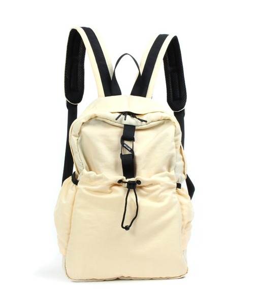 Beau're(ヴュレ)の「【BEAURE】軽量ナイロンリュック B-24057(バックパック/リュック・レディース・ブラック/アイボリー・FREE)」の4枚目の写真