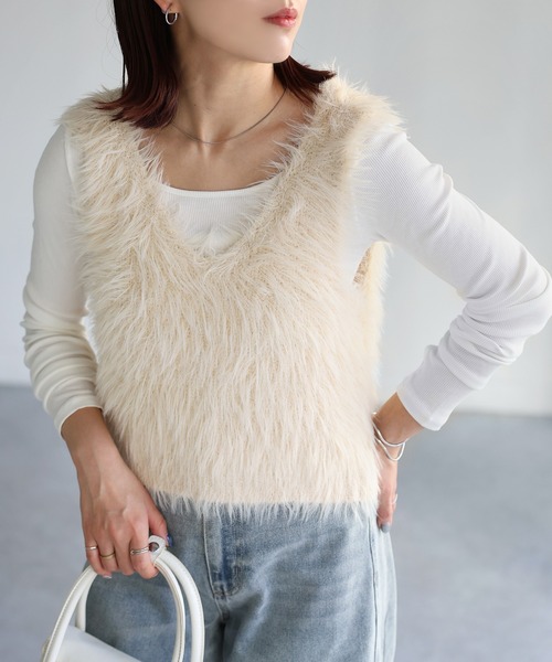 Riberry(リベリー)の「前後2WAYシャギーニットビスチェ(ベスト・レディース・グレイッシュベージュ/アイボリー/ベージュ/チャコールグレー/ブラック/ブラウン・FREE)」の7枚目の写真