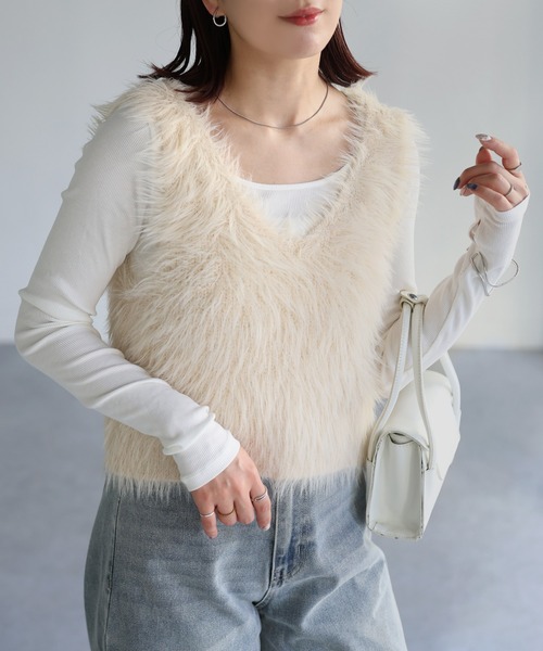 Riberry(リベリー)の「前後2WAYシャギーニットビスチェ(ベスト・レディース・グレイッシュベージュ/アイボリー/ベージュ/チャコールグレー/ブラック/ブラウン・FREE)」の11枚目の写真