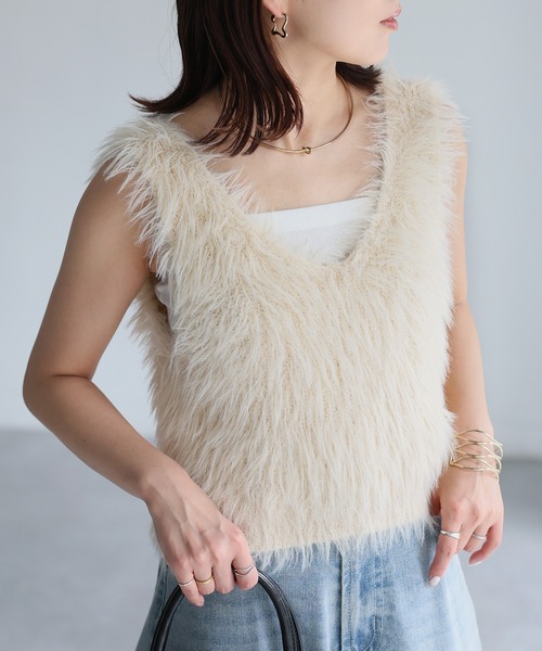 Riberry(リベリー)の「前後2WAYシャギーニットビスチェ(ベスト・レディース・グレイッシュベージュ/アイボリー/ベージュ/チャコールグレー/ブラック/ブラウン・FREE)」の14枚目の写真