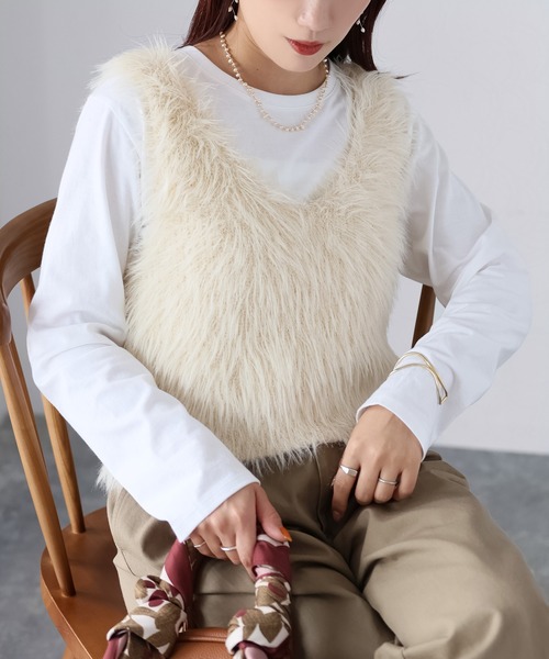 Riberry(リベリー)の「前後2WAYシャギーニットビスチェ(ベスト・レディース・グレイッシュベージュ/アイボリー/ベージュ/チャコールグレー/ブラック/ブラウン・FREE)」の18枚目の写真