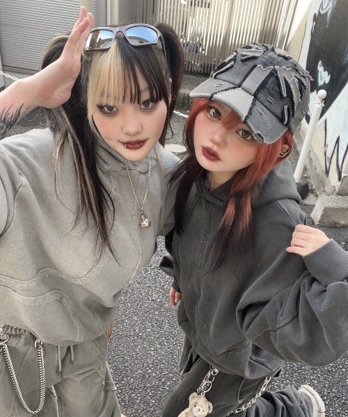 XU（エックスユー）の「ストリートファッション XU エックスユー set up design pigment hoodie フーディー パーカー ロゴパーカー オーバーサイズ ピグメント 長袖トップス 韓国ストリート 韓国ファッション（パーカー・メンズ・グレー/ダークグレー・ONE SIZE）」の2枚目の写真