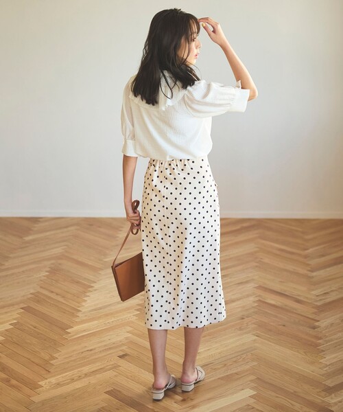 Feroux（フェルゥ）の「パールポイントフラップ スカート（スカート・レディース・アイボリー系9/ネイビー系/スカイブルー系/オレンジ系・1/2）」の20枚目の写真