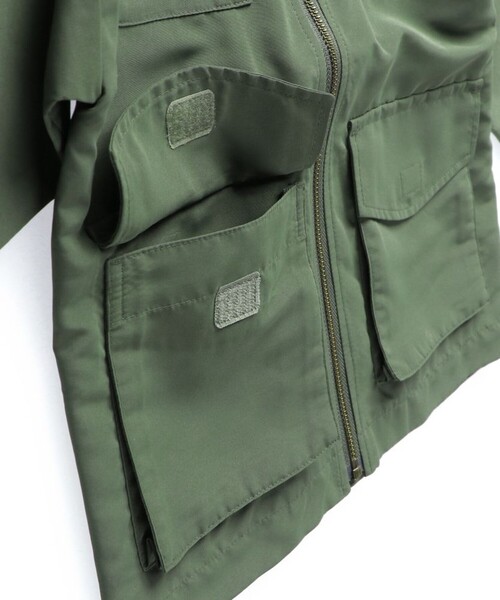 BRANSHES(ブランシェス)の「ビッグポケット付きワークジャケット(ブルゾン・キッズ・カーキオリーブ/アイボリー・100/110/120/150/140/90/130)」の7枚目の写真