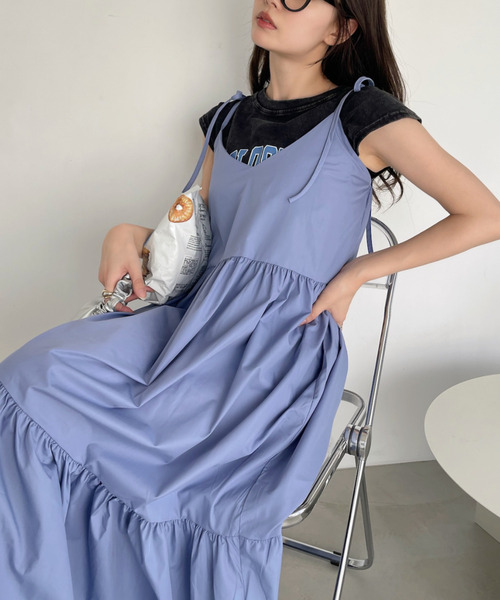 Ada.(エイダ)の「ショルダーリボン ティアード キャミワンピース(ワンピース・レディース・カーキ/ライトブルー/ブラック/ベージュ・FREE)」の1枚目の写真