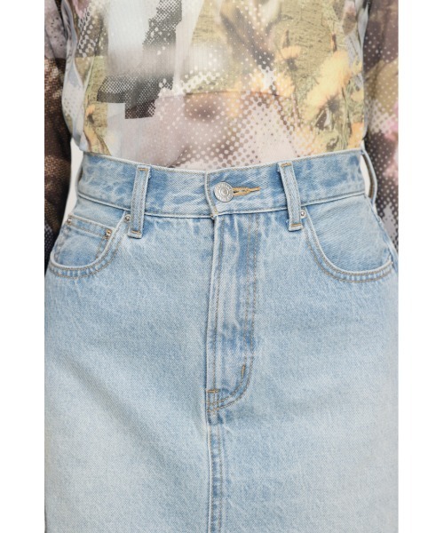 SLY（スライ）の「KIETH DENIM S/SK-C キース デニム ショートスカート シー / セットアップ可（デニムスカート・レディース・ライトブルー・0/1/2）」の3枚目の写真