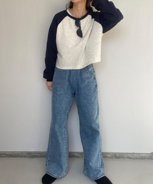 ISOOK（アイスー）の「ラグランクロップドロンＴ(kiharu select) / ラグランスリーブ ショート丈 長袖 Ｔシャツ 無地（Tシャツ/カットソー・レディース・ネイビー・FREE）」の2枚目の写真