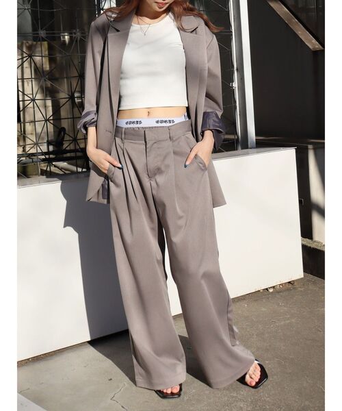 EVRIS(エヴリス)の「ロゴラインタックワイドパンツ【セットアップ着用可能】(その他パンツ・レディース・ブラック/グレー・MEDIUM/SMALL)」の5枚目の写真