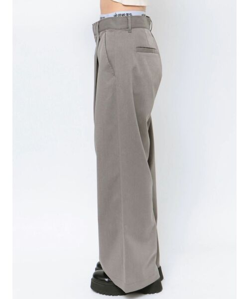 EVRIS(エヴリス)の「ロゴラインタックワイドパンツ【セットアップ着用可能】(その他パンツ・レディース・ブラック/グレー・MEDIUM/SMALL)」の9枚目の写真