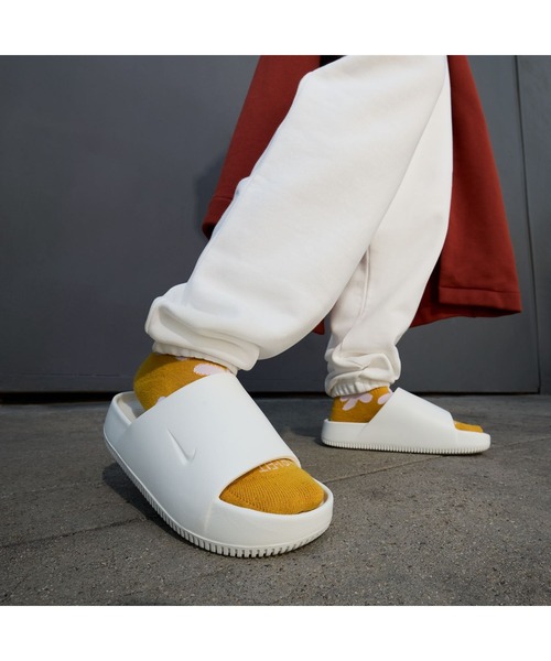 NIKE(ナイキ)の「ナイキ NIKE ナイキ カーム スライド(サンダル・レディース・ホワイト・23.0cm/24.0cm/25.0cm)」の7枚目の写真