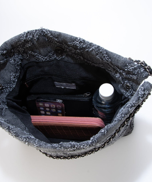 cache cache(カシュ カシュ)の「カシュカシュ cachecache / デニム風チェーンバッグ(ショルダーバッグ・レディース・ライトブルー/ブラック/グレー/ブルー・FREE)」の17枚目の写真