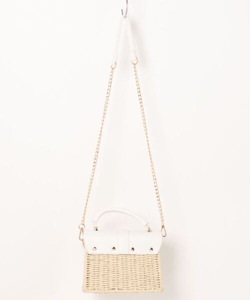 tocco closet（トッコ　クローゼット）の「２ＷＡＹショルダー付きフェイクレザー×カゴミニバッグ（かごバッグ・レディース・グレイッシュベージュ/オフホワイト・FREE）」の3枚目の写真