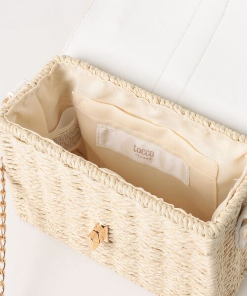 tocco closet（トッコ　クローゼット）の「２ＷＡＹショルダー付きフェイクレザー×カゴミニバッグ（かごバッグ・レディース・グレイッシュベージュ/オフホワイト・FREE）」の5枚目の写真