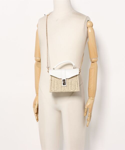 tocco closet（トッコ　クローゼット）の「２ＷＡＹショルダー付きフェイクレザー×カゴミニバッグ（かごバッグ・レディース・グレイッシュベージュ/オフホワイト・FREE）」の6枚目の写真