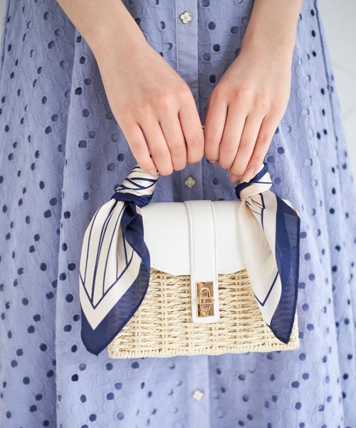 tocco closet（トッコ　クローゼット）の「２ＷＡＹショルダー付きフェイクレザー×カゴミニバッグ（かごバッグ・レディース・グレイッシュベージュ/オフホワイト・FREE）」の10枚目の写真