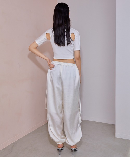 THINGS THAT MATTER（シングス ザット マター）の「CREPE SATIN PARACHUTE PANTS / クレープサテンパラシュートパンツ（カーゴパンツ・レディース・ホワイト/ブラック/ピンク・FREE）」の20枚目の写真