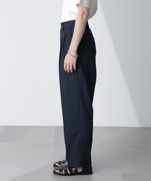 NANO universe(ナノユニバース)の「テックリネンリラックスタックテーパードパンツ(セットアップ可)(スラックス・メンズ・ブルー/ネイビー/ベージュ/ダークブラウン・S/M/L/XL)」の7枚目の写真