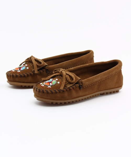 Minnetonka(ミネトンカ)の「MINNETONKA(ミネトンカ) / ビーズ刺繍 スエードモカシンシューズ ME TO WE MOC(モカシン/デッキシューズ)」|ダークブラウン