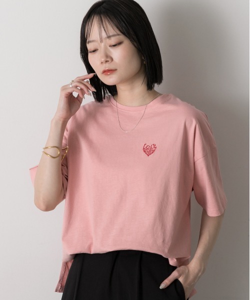 ad thie(アドティエ)の「ハート刺繍 ワンポイントTシャツ(Tシャツ/カットソー・レディース・オフホワイト/ブラック/ピンク・FREE)」の20枚目の写真