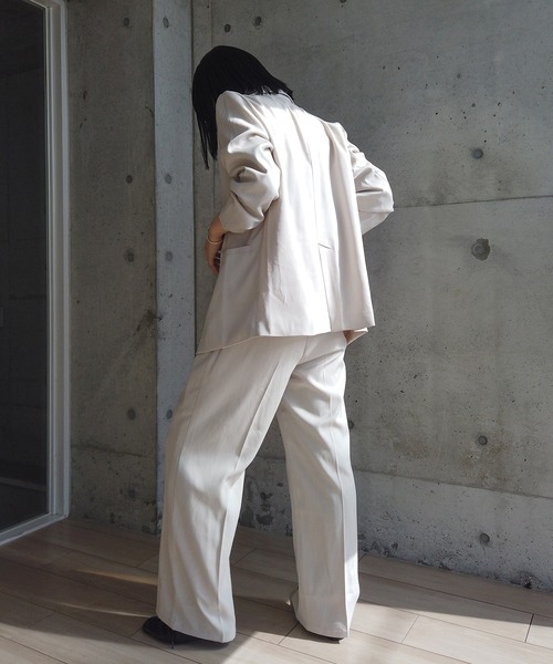 y/m by RIKA（イムバイリカ）の「ツイルタックパンツ（その他パンツ・レディース・グレイッシュベージュ/グレー・FREE）」の3枚目の写真