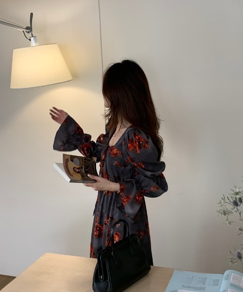 N.s（エヌドットエス）の「フロントリボンデザイン花柄ロングワンピース（ワンピース・レディース・ブラック/グレー・FREE）」の12枚目の写真