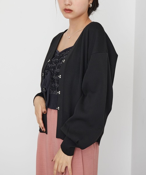 VIS（ビス）の「【アンチピリング/洗える】美smart Vネックホックデザインカーディガン（カーディガン/ボレロ・レディース・ブラック/オフホワイト/ピンク/ブルー系その他4・FREE）」の12枚目の写真