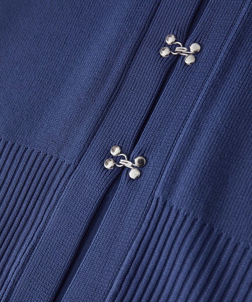 VIS（ビス）の「【アンチピリング/洗える】美smart Vネックホックデザインカーディガン（カーディガン/ボレロ・レディース・ブラック/オフホワイト/ピンク/ブルー系その他4・FREE）」の16枚目の写真