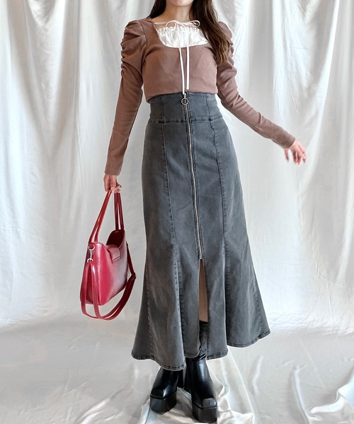 NOMAE（ノーマエ）の「【長袖で再登場!!】フリルレイヤード長袖トップス（Tシャツ/カットソー・レディース・ブラック/ネイビー/ブラウン/グレー/ブラック系その他・FREE）」の6枚目の写真