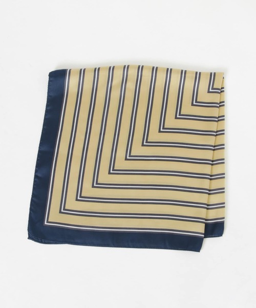 SMELLY(スメリー)の「スクエアパターンスカーフ(バンダナ/スカーフ・レディース・ベージュ系その他/ホワイト系その他・-)」の8枚目の写真