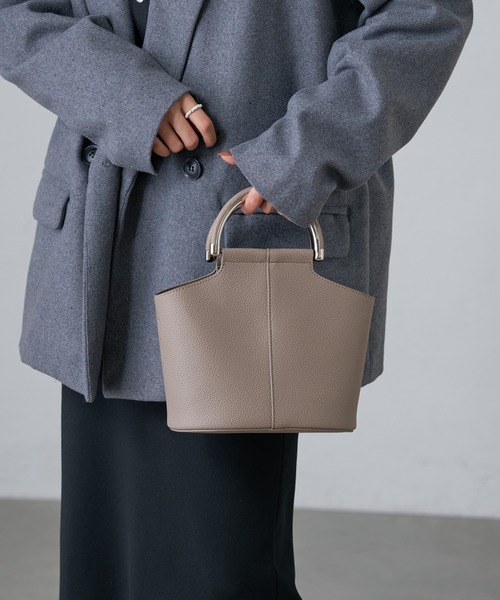 COLONY 2139（コロニートゥーワンスリーナイン）の「金具コンビハンドルバッグ（ハンドバッグ・レディース・ホワイト/ブラック/グレー・FREE）」の10枚目の写真