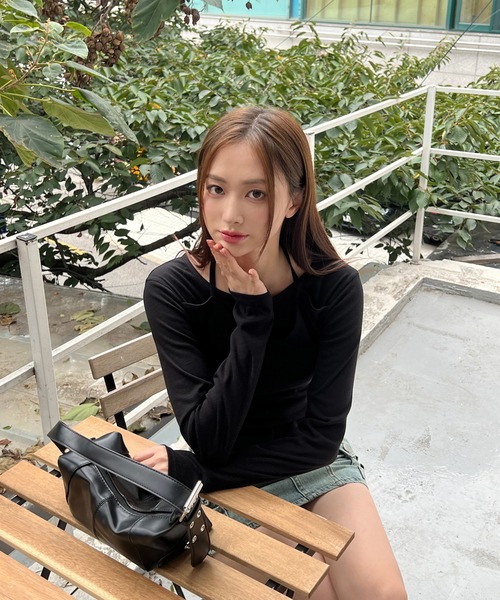 by muni:r（バイ ムニール）の「ホルターネックキャミレイヤードロングTシャツ（Tシャツ/カットソー・レディース・ブラック/オリーブ/グレー/ホワイト・FREE）」の13枚目の写真