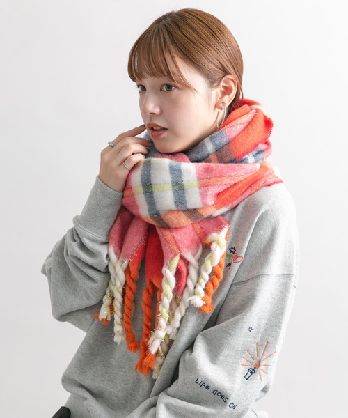 KBF(ケイビーエフ)の「ラメチェックマフラー(マフラー・レディース・レッド系その他/イエロー系その他・ONE)」の12枚目の写真