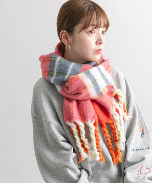 KBF(ケイビーエフ)の「ラメチェックマフラー(マフラー・レディース・レッド系その他/イエロー系その他・ONE)」の11枚目の写真