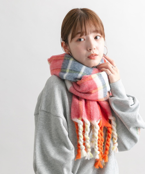 KBF(ケイビーエフ)の「ラメチェックマフラー(マフラー・レディース・レッド系その他/イエロー系その他・ONE)」の10枚目の写真