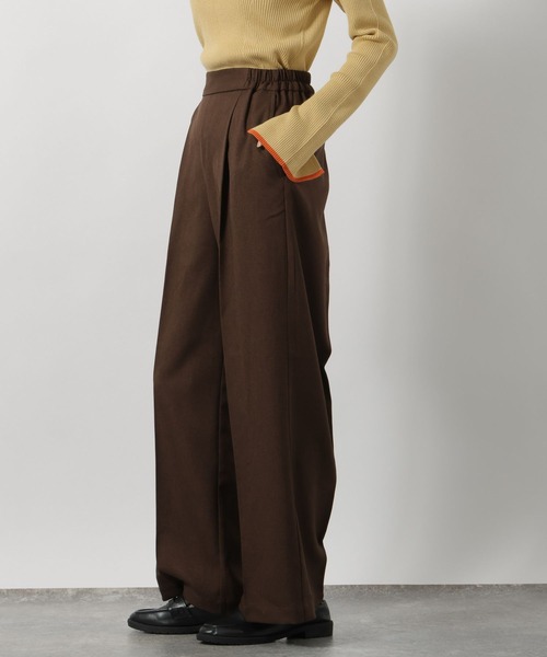 LAKOLE（ラコレ）の「裏起毛タックイージーパンツ / 248323（その他パンツ・レディース・グレー/ブラック/ブラウン/ベージュ・LARGE/MEDIUM/SMALL）」の3枚目の写真