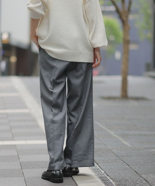 LAKOLE（ラコレ）の「裏起毛タックイージーパンツ / 248323（その他パンツ・レディース・グレー/ブラック/ブラウン/ベージュ・LARGE/MEDIUM/SMALL）」の9枚目の写真