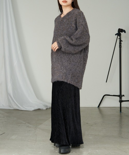 RAY CASSIN（レイカズン）の「【前後2way】Vネックシャギーニット（ニット/セーター・レディース・ライトベージュ/ブラウン/レッド・FREE）」の9枚目の写真