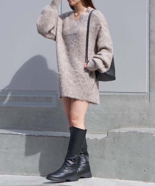 RAY CASSIN（レイカズン）の「【前後2way】Vネックシャギーニット（ニット/セーター・レディース・ライトベージュ/ブラウン/レッド・FREE）」の16枚目の写真