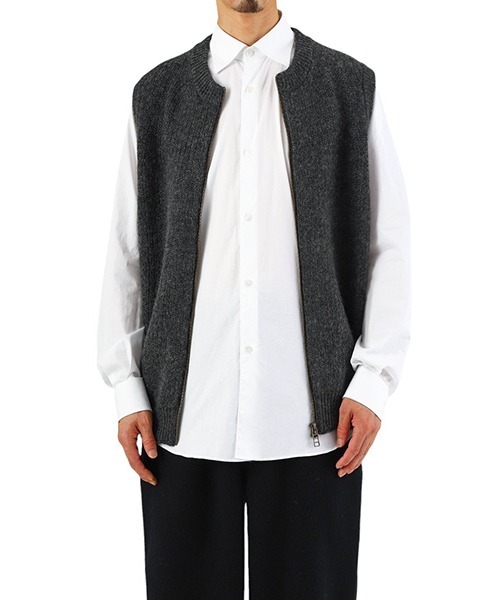 crepuscule（クレプスキュール）の「crepuscule / クレプスキュール : L-G Zip-up Vest : 2403-020[COR]（ベスト・メンズ・チャコールグレー・1/2）」の9枚目の写真