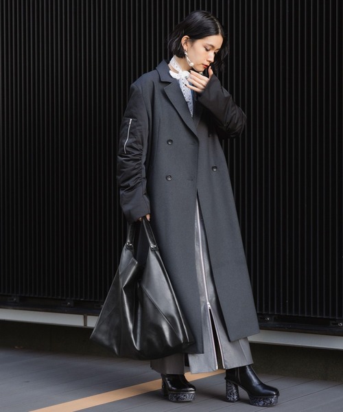 HARE(ハレ)の「2WAYショルダービッグバッグ(HARE)(ショルダーバッグ・レディース・グレー/ブラック・FREE)」の4枚目の写真