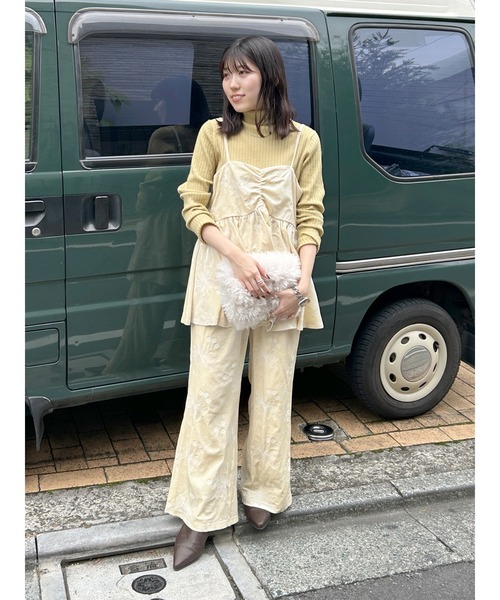 Ungrid(アングリッド)の「ベロア刺繍ラフパンツ(その他パンツ・レディース・アイボリー/チャコールグレー/ピンク・FREE)」の5枚目の写真